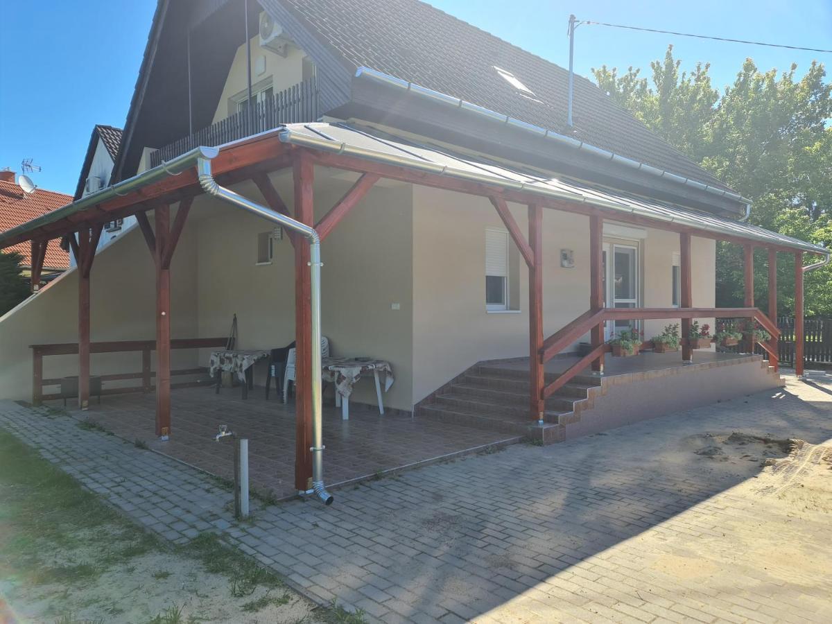 Vaddinszo Lak Villa Кишкунмайша Екстериор снимка